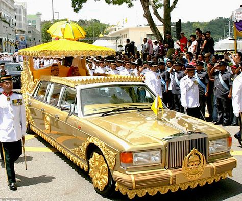 Brunei Royal Wedding, Hassanal Bolkiah, Sultan Of Brunei, Rolls Royce Silver Spur, Rolls Royce Interior, Big Car, Brunei Darussalam, Royal Wedding, The Princess