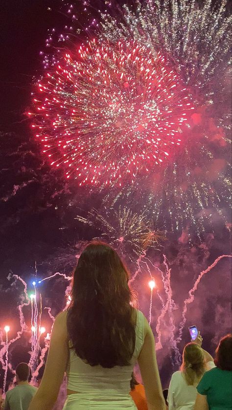 New Year Inspiration, Fireworks Photo, New Year Photo, Photo Idea, Diwali, Fireworks, Photo Inspiration, The Back