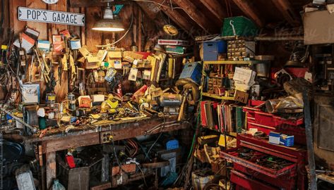 Hobby Garage, Messy Car, Mechanical Workshop, Mechanical Room, Garage Tool Organization, Clean Garage, Mechanic Shop, Residential Garage, Garage Organization Diy