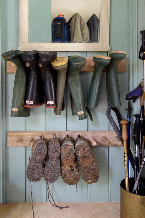 Country Boot Room Utility, Diy Shoe Rack, Boot Rack, Boot Storage, Mudroom Entryway, Mudroom Laundry Room, Mudroom Ideas, Mud Room Storage, Mudroom Design