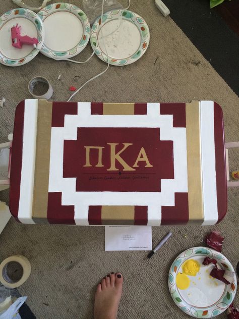 Cooler, but cute as a painting as well. Cooler Connection, Formal Cooler Ideas, Greek Crafts, Fraternity Coolers, Diy Cooler, Pi Kappa Alpha, Hobby Cnc, Coolest Cooler, Cooler Ideas