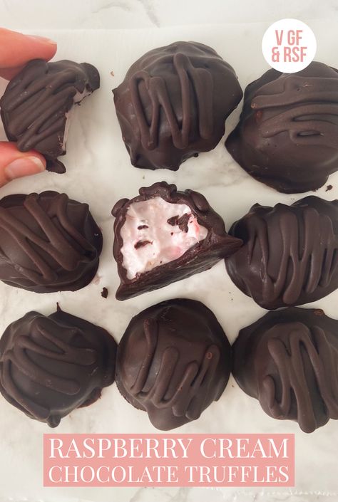 Chocolate, chocolates, valentine's day, dessert, raspberry, whip cream. Raspberry Cream Chocolates, Dark Chocolate Raspberry Fudge, Fruit Treats, Dessert Truffles, Chocolate Candy Recipes, Dark Chocolate Truffles, Raspberry Cream, Cream Candy, Candy Truffles