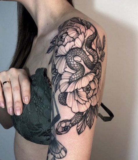 Snake And Flowers Tattoo, Snake Tattoo Meaning, Serpent Tattoo, Snake Tattoo Design, Tattoo Zeichnungen, Upper Arm Tattoos, Back Of Shoulder Tattoo, Shoulder Tattoos For Women, Sleeve Ideas