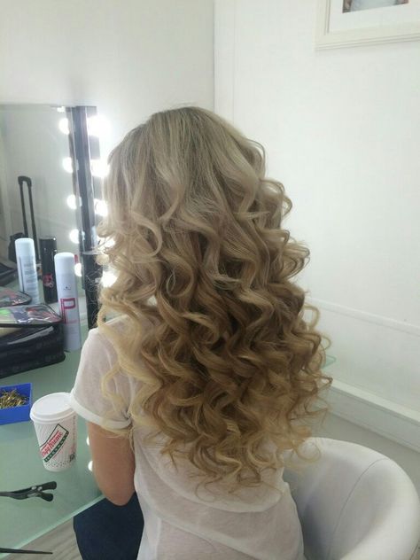 Blond Curly Hair, Curly Hair Long, Blonde Curls, Heatless Curls, Blonde Hair Inspiration, Beautiful Curls, Hair Girl, Hair Inspo Color, Hair Long