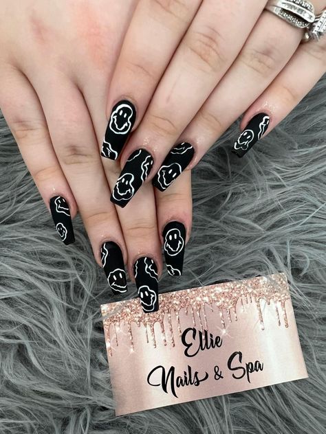 b/w white smile face trippy designs Black And White Nail, Black And White Nails, Punk Nails, Simple Gel Nails, Cute Acrylic Nail Designs, Dope Nail Designs, Pretty Gel Nails, Nails Blue, Nails Spring