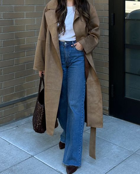 A suede trench is my new closet staple > comment SHOP and I’ll send you the link to this look🤎🍂 — fall style, fall fashion inspo, suede trench coat, suede for fall, cozy fashion inspo, mininal chic style https://liketk.it/4T7LE Long Brown Suede Jacket Outfit, Brown Suede Jacket Outfit, Suede Jacket Outfit, Suede Trench Coat, Classy Fits, New Closet, Brown Suede Jacket, Style Fall, Fall Style