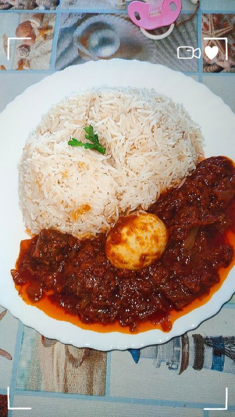 #stew#rice Rice Stew, Curry With Rice, Nigeria Food, African Recipes Nigerian Food, Salad Recipes Healthy Easy, Egg Curry, Soul Food Dinner, Healthy Food Inspiration, Nigerian Food