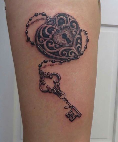 Key To My Heart Tattoo With Name, Lock And Key Name Tattoo, Locket And Key Tattoo For Couples, Heart Lock Tattoo For Women, Lock Tattoos For Women, Locket Tattoos For Women, Key To My Heart Tattoo, Heart Lock Tattoo, Lock Key Tattoos