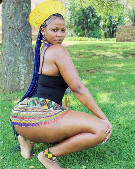 Zulu Women, Glam Photoshoot, Black Goddess, African Style, African Beauty, Curvy Girl Fashion, Zulu, African Women, Cute Woman