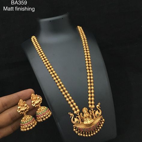 Temple Jewellery Earrings, Gold Bridal Necklace, Gold Jewelry Outfits, Antique Gold Jewelry Indian, Online Gold Jewellery, Antique Jewellery Designs, Gold Mangalsutra Designs, Gold Necklace Indian Bridal Jewelry, Jewelry Set Design