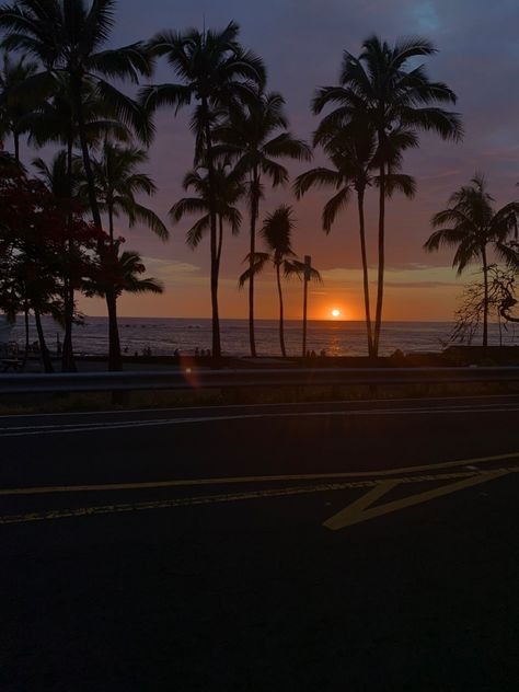 Dark Hawaiian Aesthetic, Vintage Hawaii Aesthetic, Hawaii At Night, Hawaii Beach Aesthetic, Hawaii Night, Beach Vibes Aesthetic, The Big Island Hawaii, Sunsets Hawaii, Hawaii Big Island