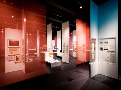 Bauhaus Museum Dessau | addenda architects Museum Exhibition Design Display, Curtain Box, Interior Deisgn, Museum Education, Beam Structure, Museum Exhibition Design, Door Displays, Museum Displays, Exhibition Display