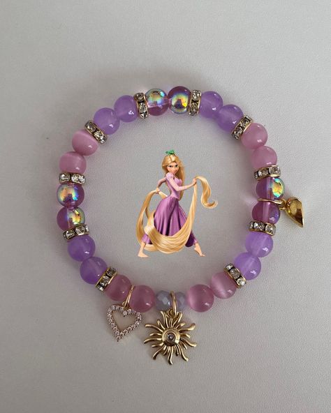 Rapunzul & Flynn ☀️Tag a Rapunzul lover! Available at Blusherjewels.com - - Follow @blusherjewels for more! 🧵🎀 - #rapunzel #flynnrider #disney #bracelet #matchingbracelets #makingbracelets #smallbusinessowner Pretty Bracelets Aesthetic, Rapunzel Friendship Bracelet, Rapunzel Beaded Bracelet, Descendants Bracelets, Beaded Bracelets Disney, Princes Bracelet, Rapunzel Bracelet, Rapunzel Matchinv Jewelry, Rapunzel Pandora Bracelet