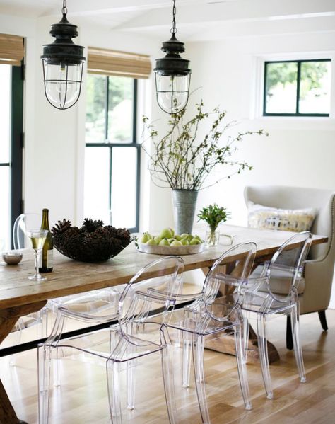 clear seating with wood table Light And Airy Spaces Without Using Mainly Shades Of White Modern Farmhouse Dining Room Table, Clear Dining Chairs, Clear Chairs, Modern Farmhouse Dining Room, Farmhouse Dining Room Table, Acrylic Chair, Modern Farmhouse Dining, Ghost Chairs, Acrylic Furniture