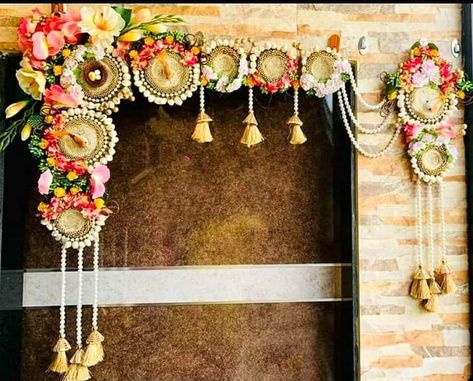 2 Beautiful Paper Flower Wall Hanging / Paper ... Bandharwal Designs, Toran Ideas, Diwali Decoration Lights, Cork Garland, Hanging Floral Decor, Hanging Paper Craft, Wall Hanging Paper Craft, Craft For Home Decoration, Wedding Embroidery Hoop