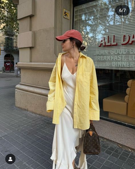 Chica Chola, Dinner Outfit Casual, Latina Outfits, Fest Outfits, Business Casual Outfits For Work, Looks Party, Yellow Outfit, Dinner Outfits, Swaggy Outfits