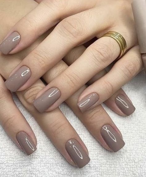 Mushroom Colour Nails, Tan Square Nails, Nailpaints Colors, Classy Nails Squoval, Tan Nude Nails, Taupe Nails, Unghie Sfumate, Subtle Nails, Simple Gel Nails