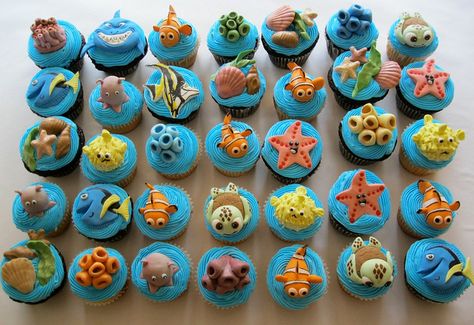 Finding Nemo Cupcakes Nemo Cupcakes, Finding Nemo Cake, Dory Birthday Party, Finding Dory Party, Finding Dory Birthday, Nemo Birthday Party, Nemo Cake, Dory Birthday, Finding Nemo Birthday