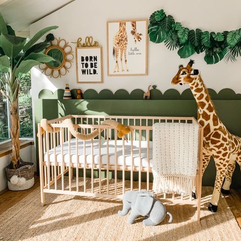 Animal Safari Theme Decor – Pretty in Print Art Ltd Gender Neutral Childrens Bedroom, Baby Room Animal Theme, Neutral Childrens Bedroom, Baby Jungle Room, Safari Baby Bedroom, Safari Room Kids, Nursery Ideas Safari, Nursery Themes Boy, Cheap Nursery Decor