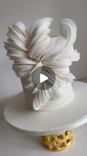 Karisha | Luxury Cake Artist | Simply elegant ✨ | Instagram Tall Wedding Cakes, Elegant Instagram, Contemporary Wedding Cakes, Luxury Cake, Cake Artist, Luxury Wedding Cake, Modern Wedding Cake, Wedding Cakes With Flowers, Wedding Cake Inspiration