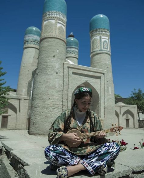 Uzbekistan Central Asian Culture, Uzbekistan Culture, Uzbekistan Aesthetic, Send Me Pics, Asian Photography, Central Asia, Historical Fashion, Syria, Serbia