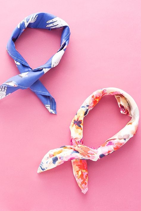 DIY neck scarves. Diy Neck Scarf, Scarves Diy, Headbands Diy, Sewing Scarves, Diy Shirts, Diy Scarf, Pretty Scarves, French Girl Style, Fabric Scissors