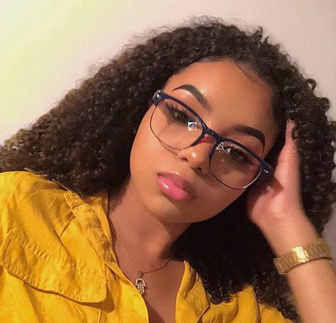 Black Hair Makeup, Feed In Braid, Make Up Looks, Wearing Glasses, Twist Hairstyles, Girls Makeup, Black Girls Hairstyles, Curly Hair Styles Naturally, Pretty Face