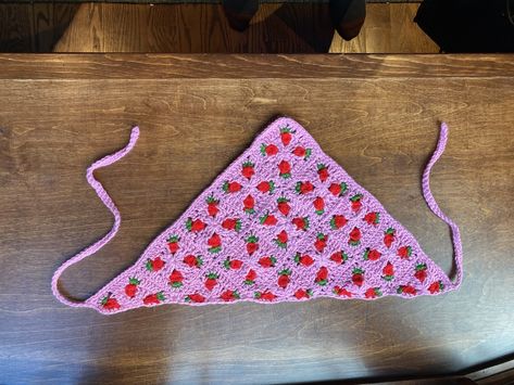 Crochet Granny Square Bandana, Star Granny Square, Star Oc, Crochet Projects Ideas, Bandana Crochet, Strawberry Crochet, Tops A Crochet, Diy Sy, Crochet Bandana