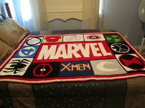 Crochet marvel blanket pretty epic Marvel Blanket, Crochet Marvel, Crochet Blanket Boy, Loom Crochet, Plaid Crochet, Nerd Crafts, Picture Blanket, Graph Crochet, Crochet Throw Blanket