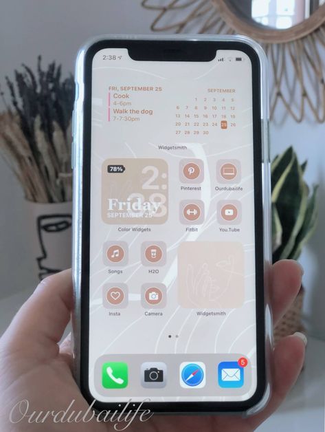 One of the biggest trends to hit the planet right now is the iOS 14 update which allows you to create a perfect home screen with custom widgets that turns your once bland iPhone home-screen into an aesthetically pleasing PINTEREST mood board. I'm pretty obsessed with this update and spent a good few hours planning and designing a neutral-toned aesthetic I want to share what I've learnt, with an easy step by step overview of the process, to get you quickly up and running with making your own Beautiful Widgets For Iphone, How To Design Iphone Home Screen, How To Design Your Home Screen, Widget Iphone Organization, Customize Widgets Iphone, How To Make Iphone Widgets, Set Up Iphone Home Screen, Personalized Home Screen, Custom Widgets Iphone