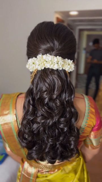 Hair Styles On Pattu Saree, Hair Styles For Bride, Bridal Hair Styles, Kanchi Pattu Sarees, Pattu Saree, Pattu Sarees, Bridal Hair, Silk Sarees, Saree