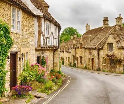 12 Prettiest Villages in Cotswolds - Best Villages In the Cotswolds, England – Travel With Me 24 X 7 Travel To England, Arlington Row, English Country Cottages, Uk House, Castle Combe, Perfect English, English Village, House Apartment, Stone Cottage