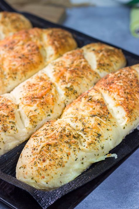 Say goodbye to boring sandwich bread! This Copycat Subway Italian Herb & Cheese Bread is soft, tender and packed with flavor. Bread Machine Subway Bread, Subway Herb And Cheese Bread, Diy Subway Bread, Homemade Sub Bread, Italian Herb Bread Recipes, Homemade Subway Bread, How To Make Subway Bread, Baquette Bread Sandwich, Sandwich Rolls Homemade