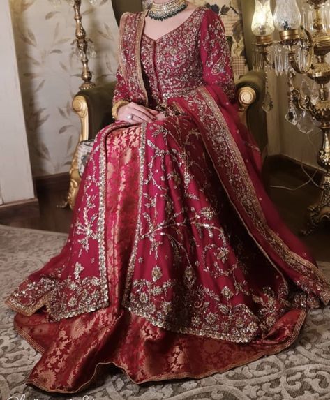 Dulhan Suit, Barat Dress, Walima Bride, Embellished Dresses, Casual Bridal Dress, Pakistan Bridal, Red Bridal Dress, Pakistani Dresses Online, Wedding Lehenga Designs