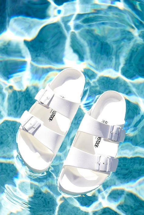 Birkenstock Eva Arizona Birkenstock Sandal Arizona Birkenstock, Casual Chic Outfits, Birkenstock Sandals, Indie Outfits, Womens Shoes High Heels, Birkenstock Arizona, Summer Sandals, Casual Shoes Women, Grunge Outfits