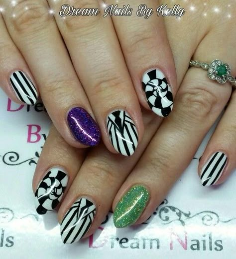 France Nail Art, Halloween Shellac Nails Designs, Bauhaus Nails, Universal Nail Designs, Theatre Nails, Broadway Nail Art, Hallow Nails, Beatle Juice Nail Art, Short Beetlejuice Nails Simple