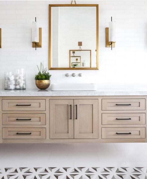 Floating vanities open up floor space, look cool, and provide a modern, sleek alternative to the traditional vanity ✨Do you like floating… Chic Bathroom, Bad Inspiration, Interior Minimalista, Floating Vanity, Apartment Bathroom, Diy Bathroom Decor, Modern Coastal, Large Mirror, Bathroom Remodel Master