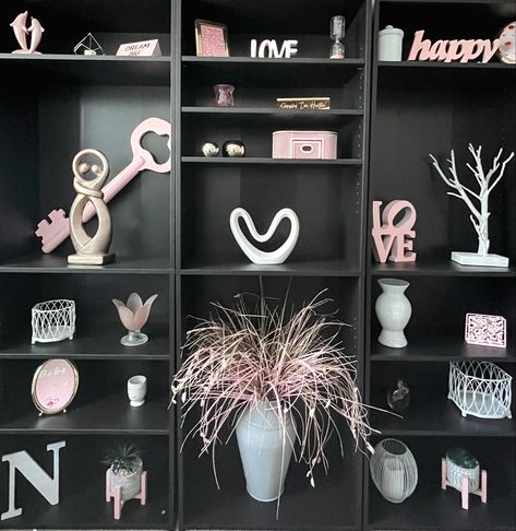 Black 5 shelf bookcase. Office decor. Office inspo. Pink office inspo. Pink And Grey Home Office, Black And Pink Office Decor, Black Pink Decor, Black And Pink Office Ideas, Black And Pink Room Decor, Pink Black Office, Black And Pink Decor, Bookshelf Decor Living Room, Black Office Decor