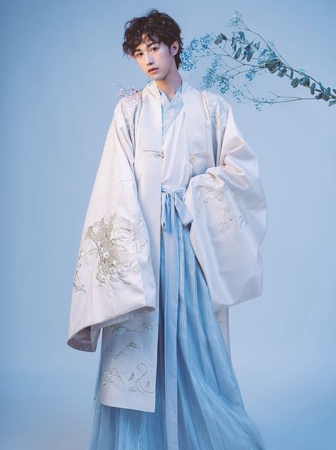 my hanfu favorites — Do you have recommendations for places to buy... Hanfu Street Fashion, Acotar Fashion, Hanfu Boy, Male Hanfu, Historical Outfits, Street Fashion Men, Hanfu Men, Tmnt 2003, Traditional Chinese Clothing