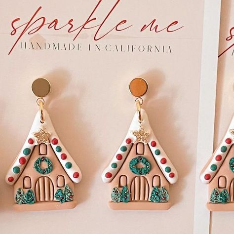 Polymer Clay Earrings & More ✨ on Instagram: "These gingerbread houses will forever hold a special place in my heart 🥲 I need to share my first prototype because it did NOT look this cute 😅 . #handmadejewelry #handmadeearrings #clayearrings #polymerclay #polymerclayearrings #polymerclayjewelry #polymerclaycreations #makersofinstagram #smallbiz #smallbusinessowner #clayjewelry #smallbizowner #christmas #wreath #winter #christmaspolymerclayearrings #christmasbear" Polymer Clay Gingerbread House Earrings, Gingerbread Polymer Clay Earrings, Gingerbread House Clay Earrings, Gingerbread House Earrings, Winter Clay Earrings, Polymer Clay Christmas Earrings, Christmas Polymer Clay Earrings, Earring Inspo, Christmas Jewellery