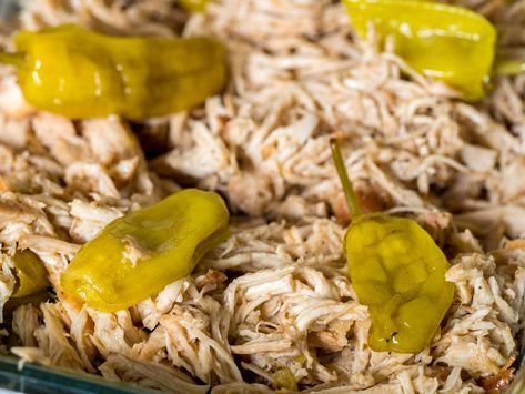 Slow Cooker Mississippi Chicken Mississippi Chicken Slow Cooker, Twelve Tomatoes, Chicken In Slow Cooker, Ranch Seasoning Recipes, Hot Banana Peppers, Chicken Slow Cooker, Mississippi Chicken, Homemade Ranch Seasoning, Au Jus Gravy