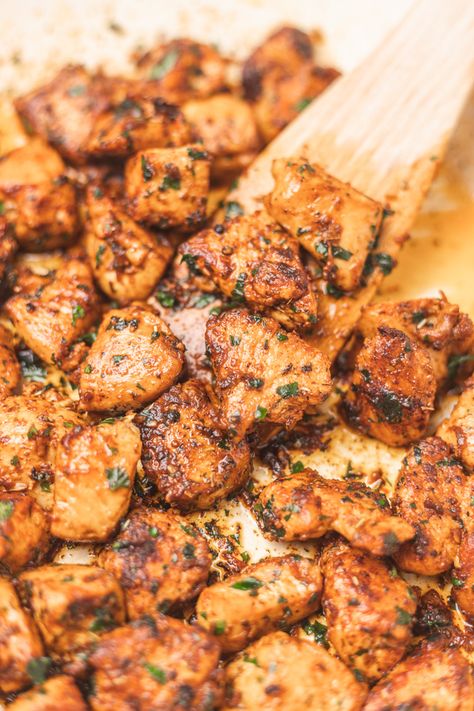 Cubed Chicken Recipes, Chicken Bites Recipe, Garlic Butter Chicken Bites, Butter Chicken Bites, Cubed Chicken, Chicken Bites Recipes, Chicken Tenderloin Recipes, Fried Chicken Breast, Easy Chicken Dinner Recipes