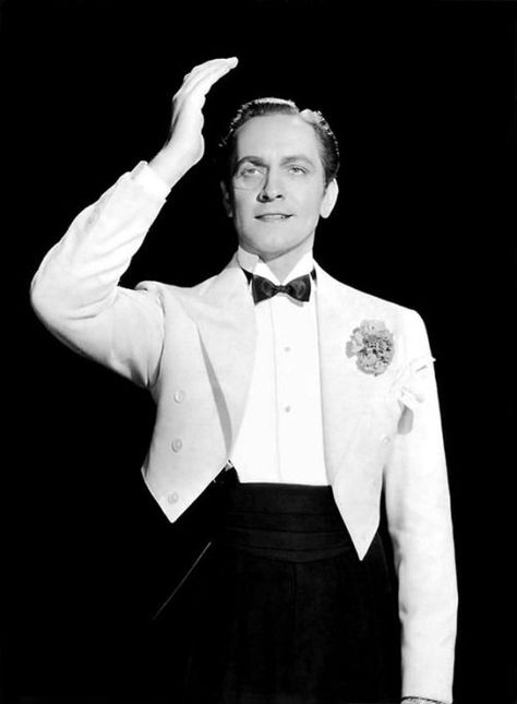 Pin by Alla on Movies | Fredric march, Old hollywood, Hollywood Hollywood Glam Men, 1940s Men, Single Pose, Fredric March, Medieval Costumes, Old Hollywood Fashion, Spencer Jacket, Classic Cinema, Hollywood Men