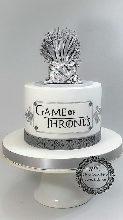 Game Of Thrones Birthday, Game Of Thrones Cake, Game Of Thrones Theme, Game Of Throne, Game Of Thrones Party, Dragon Cake, Laura Jane, A Game Of Thrones, Fantasy Cake