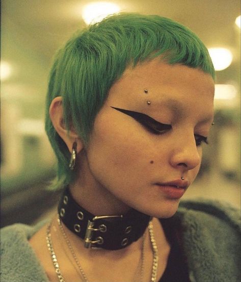 Goth Pixie Cut, Short Goth Haircuts, Nice Hairstyles, Makeup Photos, Drag Make-up, Smink Inspiration, Punk Hair, Inspo Pics, Out Of Time