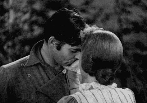 Clark Gable & Loretta Young in The Call Of The Wild (William A. Wellman, 1935) via matineemoustache on Tumblr. It Happened One Night, William Clark, Loretta Young, The Call Of The Wild, Carole Lombard, Good Cigars, Classic Movie Stars, Old Hollywood Stars, Call Of The Wild