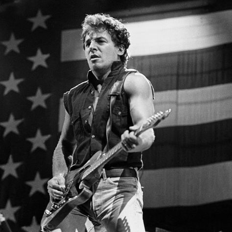 Bruce Springsteen Poster, Bruce Springsteen Songs, Bruce Springsteen The Boss, Portrait Black And White, Adidas Art, Born In The Usa, E Street Band, Roy Orbison, Workout Playlist