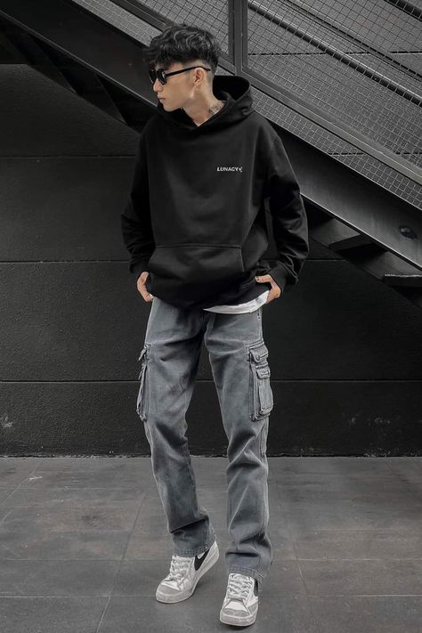 Teen Guy Outfits, Hoodie Outfit Ideas, Fashion For Men Over 40, Milan Fashion Week Men, Celana Kargo, Over 40 Fashion, Hoodie Outfit Men, Fashion Milan