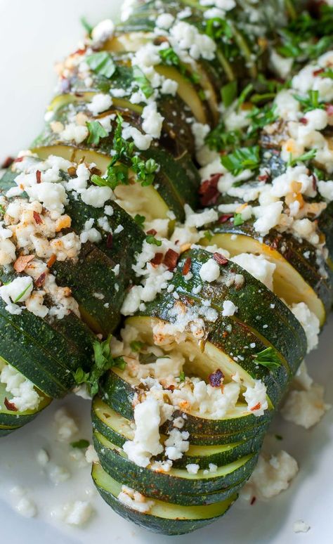 Veggie Dishes Healthy, Hasselback Zucchini, Foil Dinners, Basil Recipes, Zucchini Squash, Lemon Basil, Veggie Side Dishes, Ww Recipes, Veggie Dishes