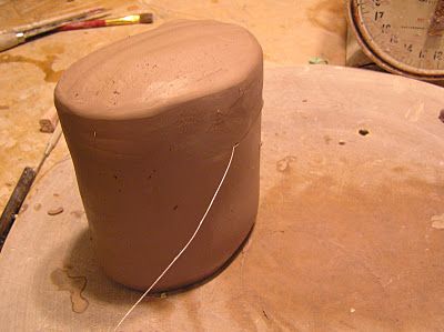 Fine Mess Pottery: Photo Tutorial - Slab-Built Lidded Jar Hand Built Lidded Jars, Lidded Jars Pottery, Ceramic Tutorials, Ceramic Videos, Pottery Tutorials, Pottery Jars, Pottery Makers, Slab Ceramics, Pottery Projects